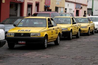 Plantearán al IQT apoyar a taxistas e ir contra piratas