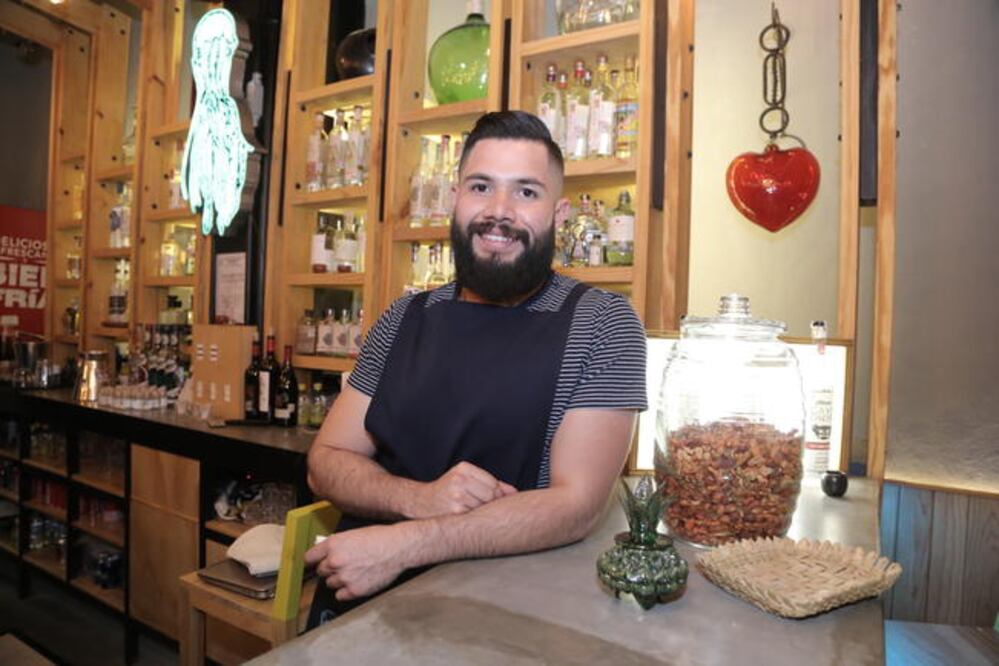 Al ver la cara de satisfacción de la gente al probar los platillos de “M alagua”, Eduardo dijo que todo ha valido la pena (FOTOS: GONZALO IBÁÑEZ. EL UNIVERSAL)