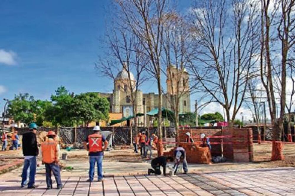 Rehabilita Colón plaza histórica