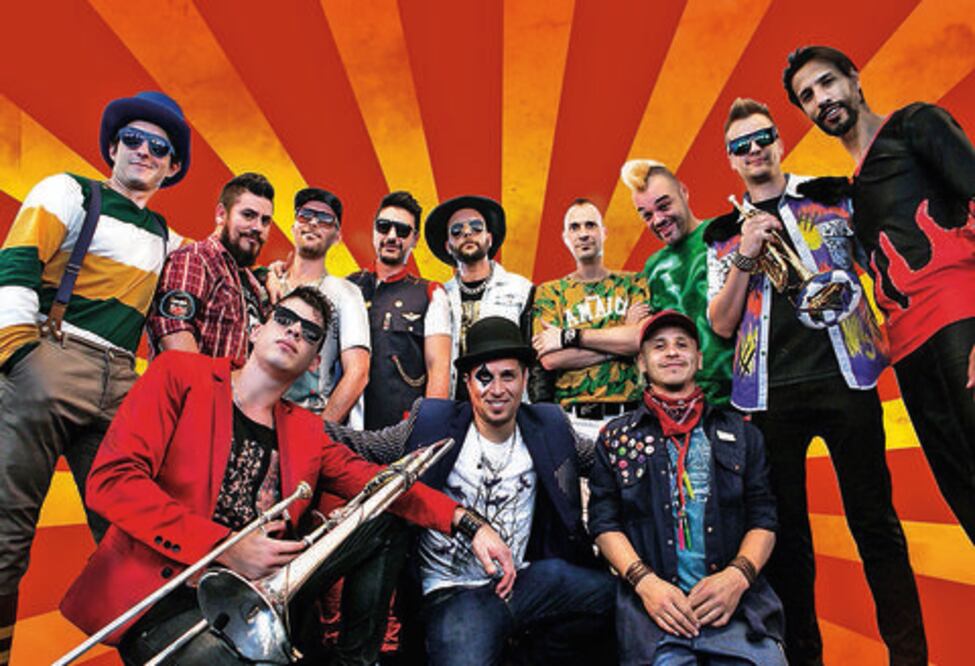 Los Caligaris sólo quieren llevar felicidad a sus fans