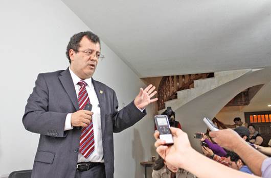 UAQ llama a sindicato a dialogar