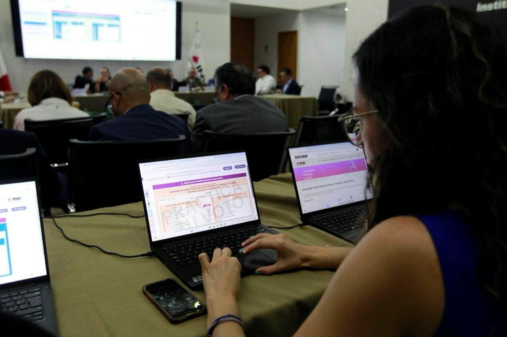 Promueve el INE el micrositio 8 de 8