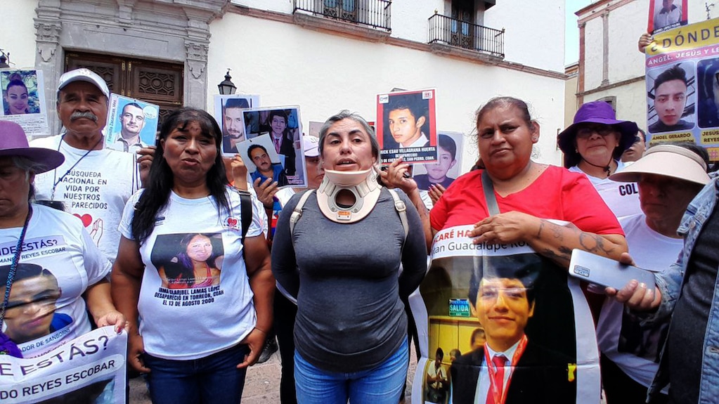 MADRES BUSCADORAS DE DESAPARECIDOS PRESENTAN DENUNCIA EN DERECHOS HUMANOS PUES ACUSAN QUE FUERON AGREDIDAS POR ELEMENTOS DE LA FISCALIA