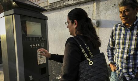 INAH revisa petición para instalar parquímetros en el primer cuadro