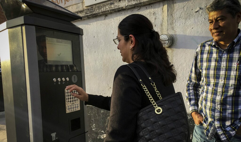 INAH revisa petición para instalar parquímetros en el primer cuadro