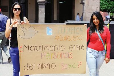 Insistirá PRD en uniones gay