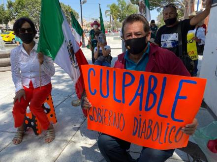 “Enjuician” en Querétaro a López Obrador; lo declaran culpable 