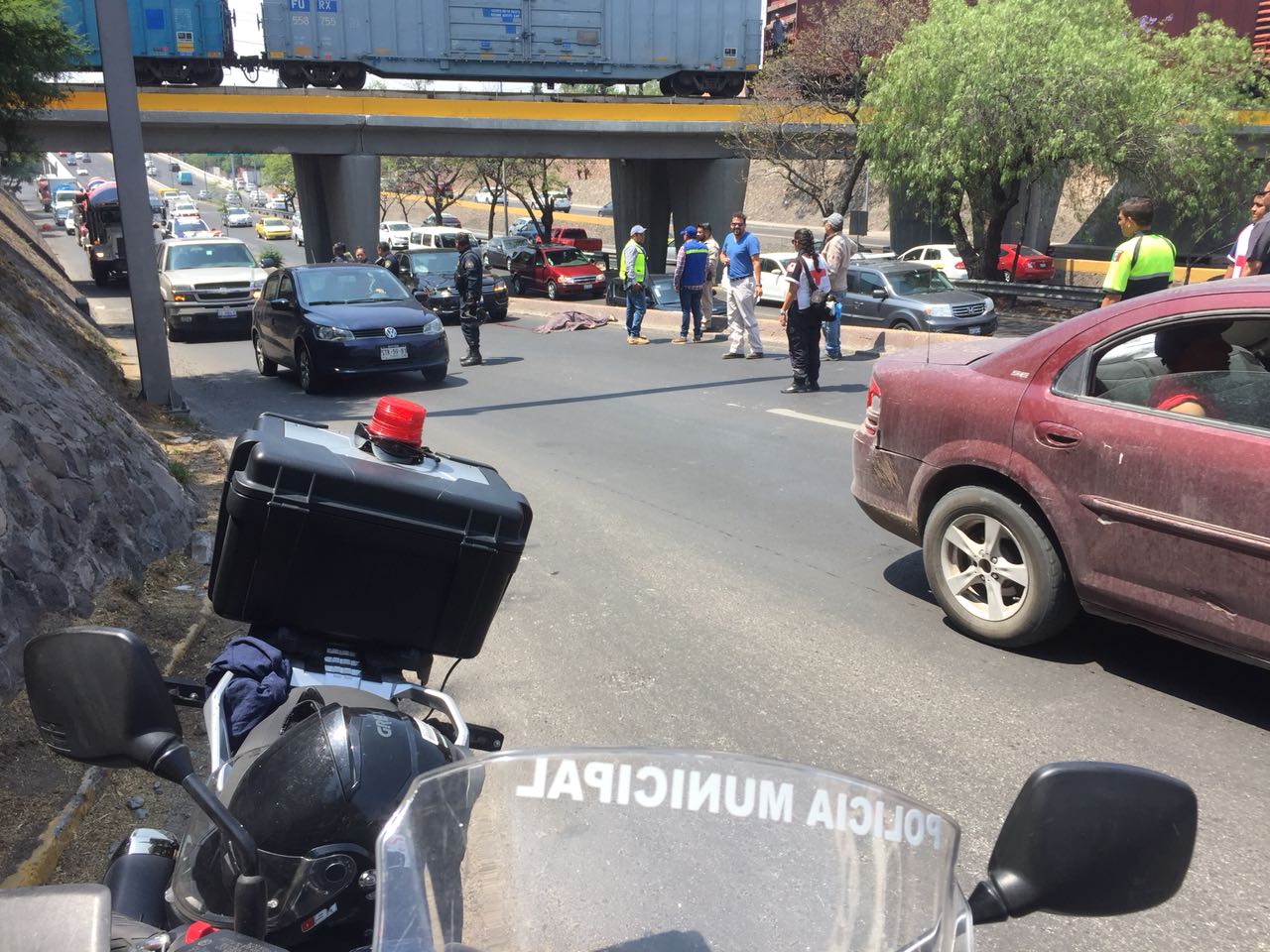 Policías municipales resguardaron la zona del accidente