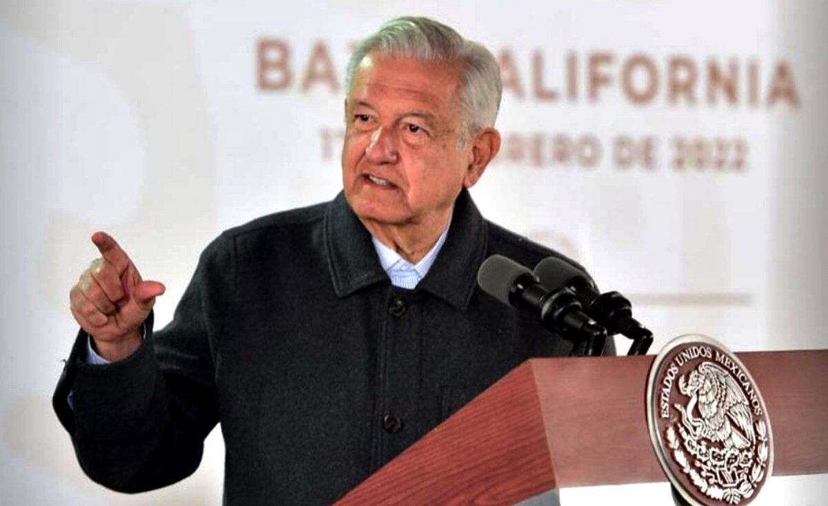 Tras negativa del Inai, AMLO pide a Loret de Mola autorización para dar a conocer pruebas de sus ingresos
