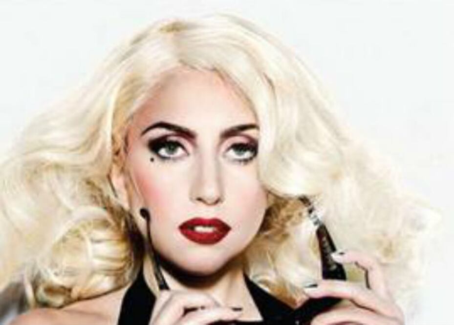 Rezan por su "mother monster"