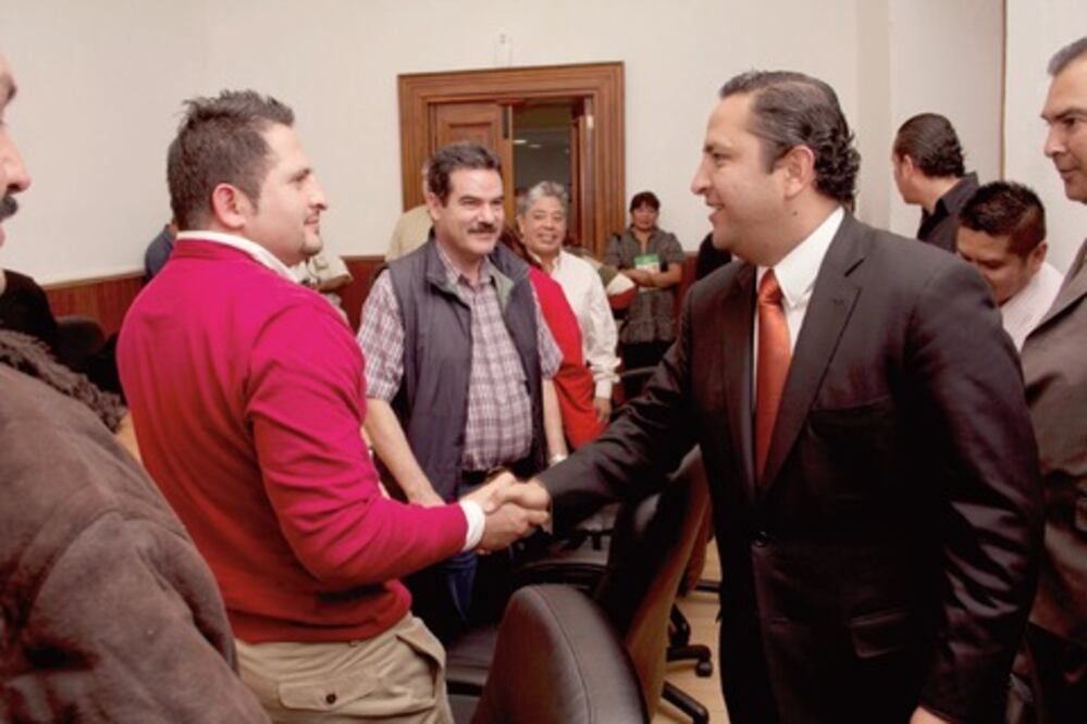 Reitera Pineda apoyo a comerciantes