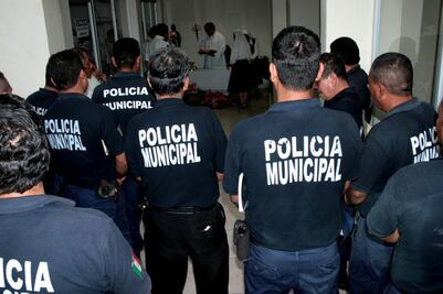 En crisis. Policías municipales, con bajos niveles de confianza y sueldos 