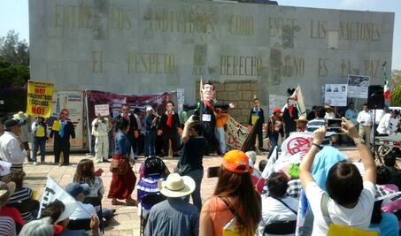 Se manifiestan en el Cerro de las Campanas