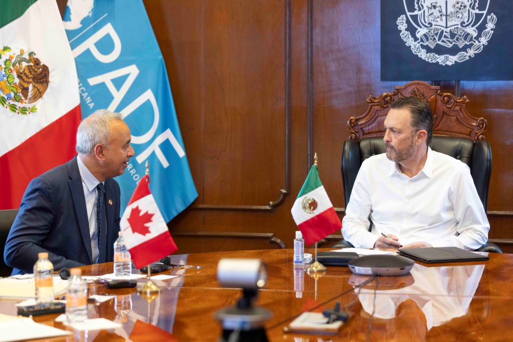 Mauricio Kuri recibe a funcionarios del gobierno de Canadá