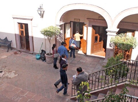 Suspenden a funcionario