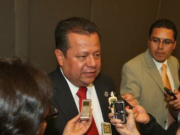 Celebran trabajo entre gobiernos