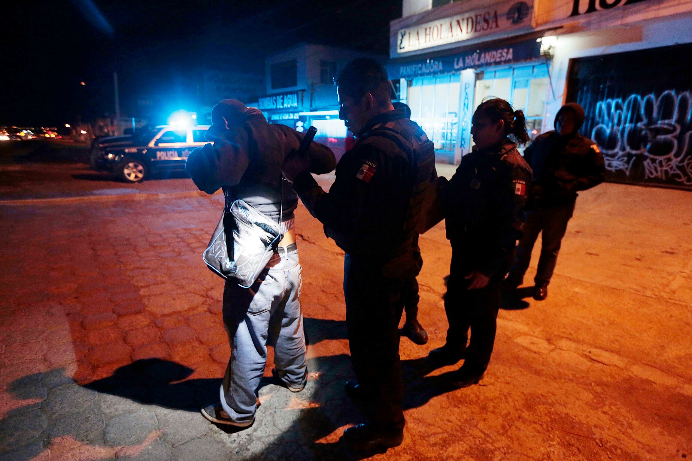 Oficiales del Grupo Táctico K-9 aseguran al líder de  “Los Popeyes”