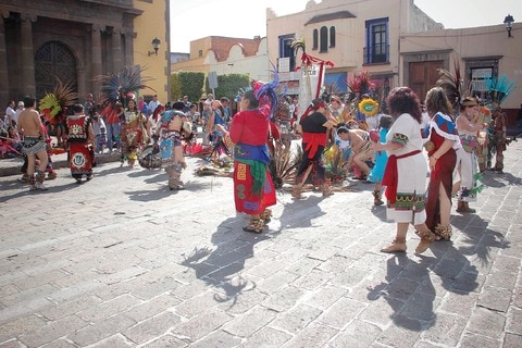 En SJR, danzas prehispánicas
