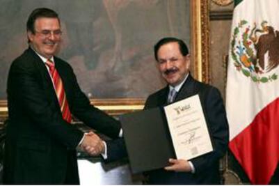 Ealy Ortiz, ciudadano distinguido del DF