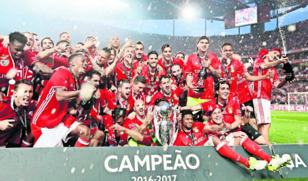 Jiménez reina con el Benfica