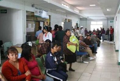 En 15 meses, 64 quejas contra instancias de salud