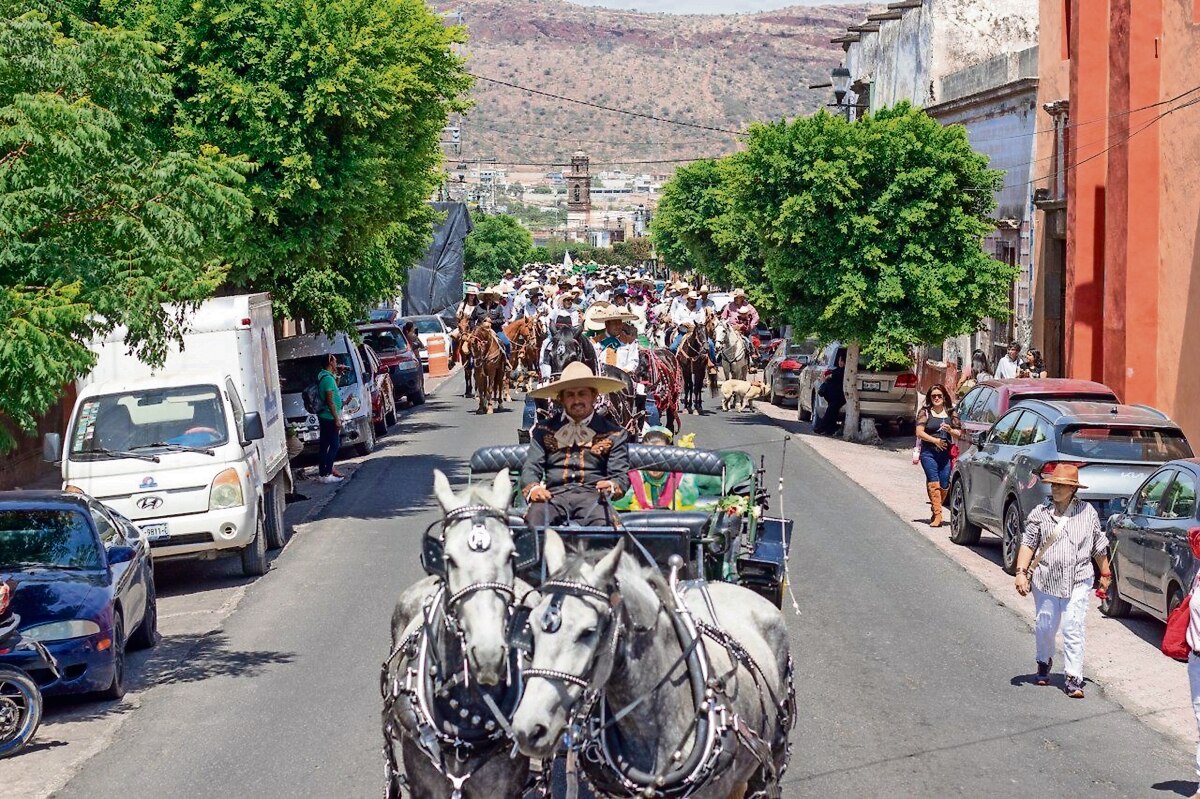 Celebran la Cabalgata de la Amistad en SJR