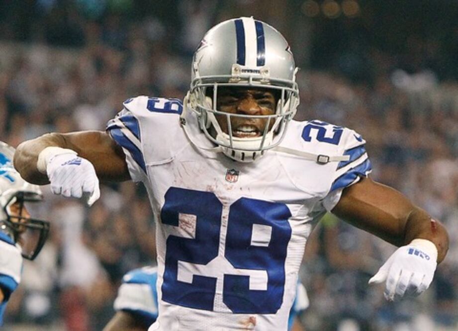 Cowboys sufren, pero siguen vivos 