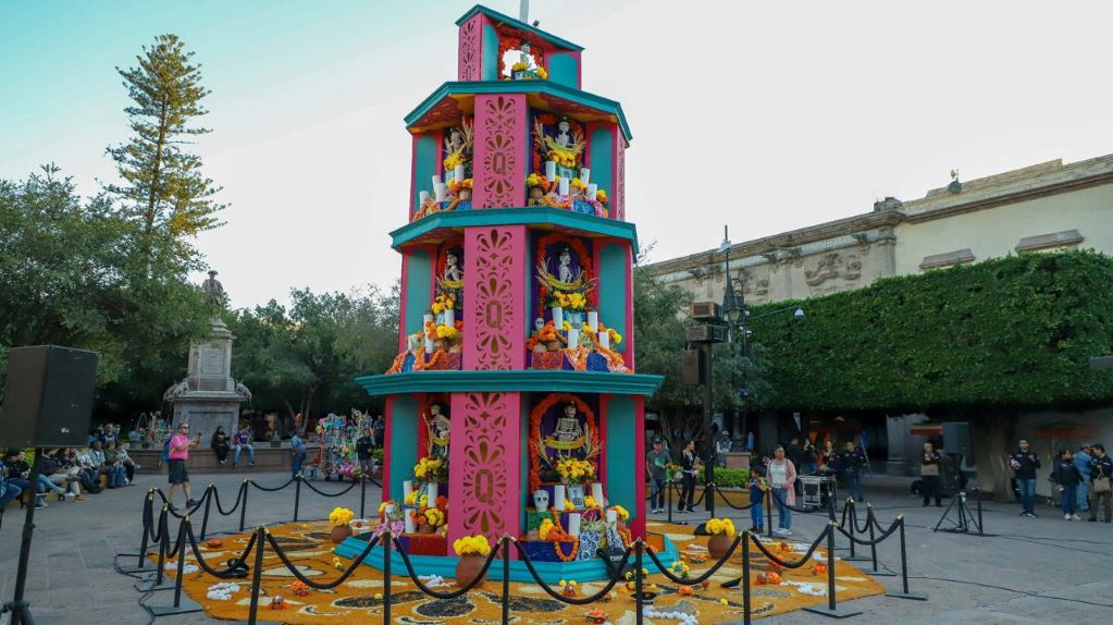 Dedican Altar de Muertos a policías estatales