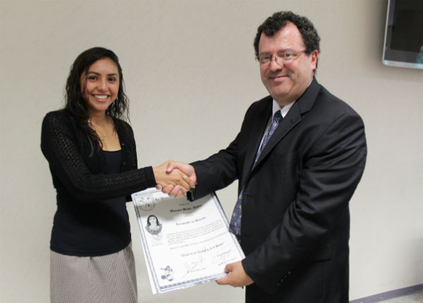 UAQ cambia formato de títulos profesionales