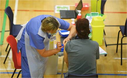 Reino Unido autoriza infectar con Covid-19 a voluntarios sanos para probar fármacos