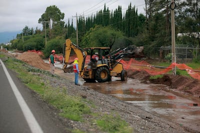 Se inunda camino En El Marqués padecen por lluvias