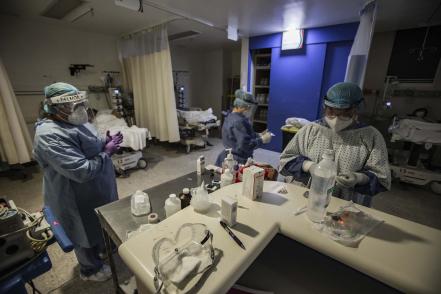Sin tregua. En Hospital Covid se da una batalla por salvar vidas