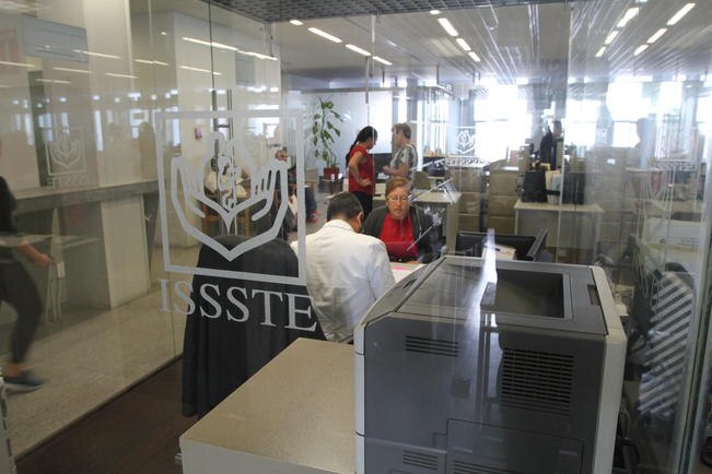 Desalojan a 33 personas en el ISSSTE de SJR