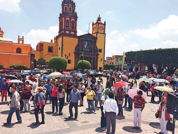 Cientos de docentes marchan en SJR