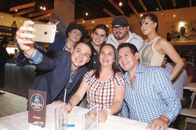 Disfrutan del género banda