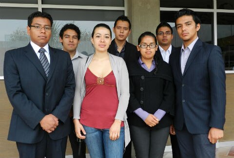 Estudiantes van al extranjero 