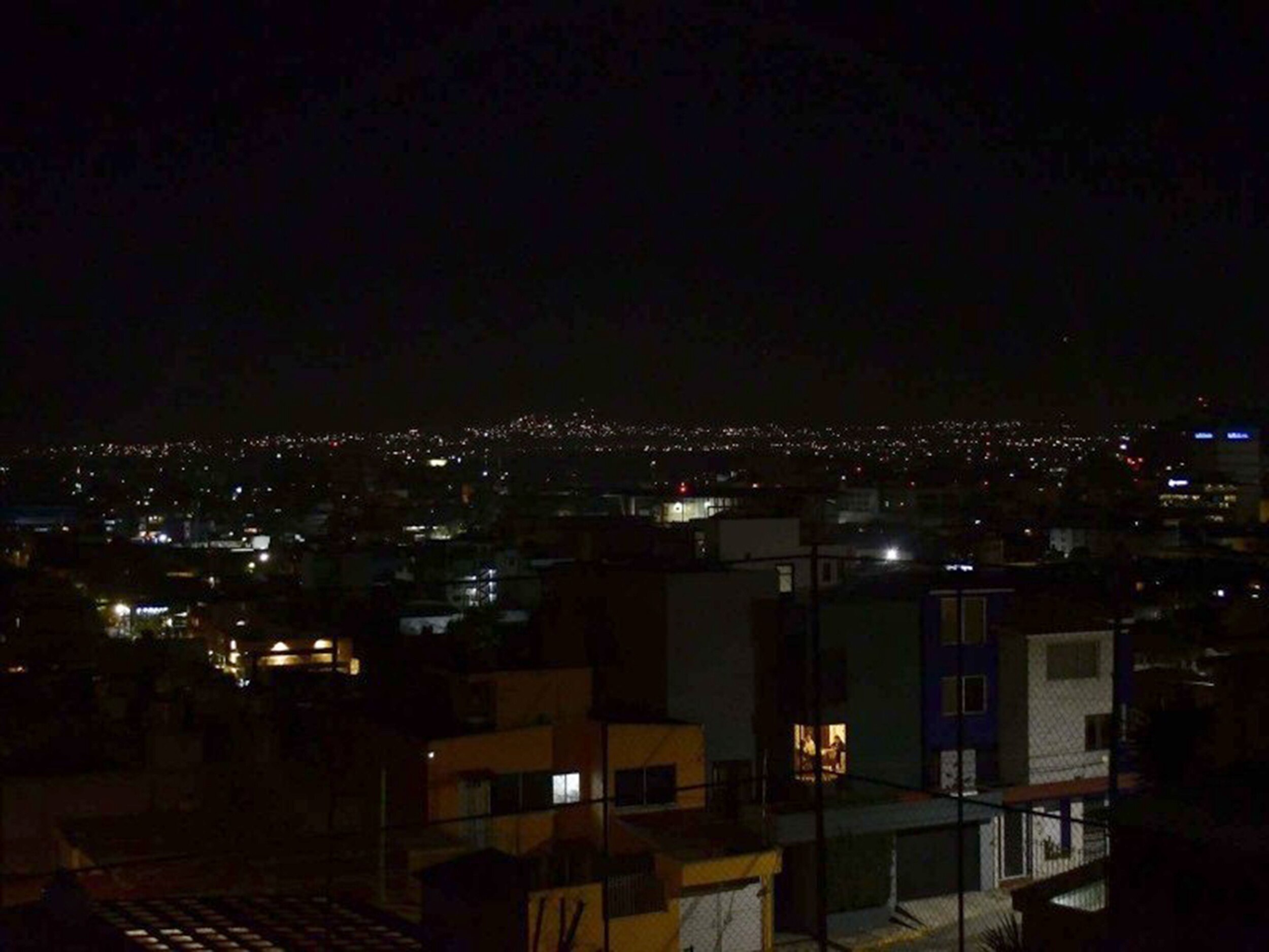 Apagón afectó a hospitales y al servicio de agua en la zona metropolitana