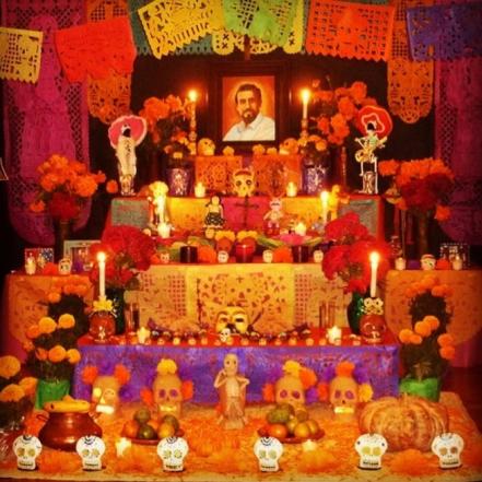 Día de Muertos: Elementos que no pueden faltar en una ofrenda 