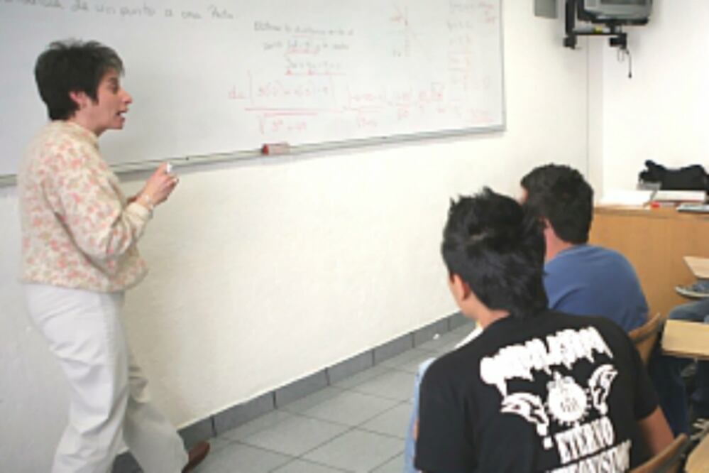 Planean 4 centros de estudios superiores