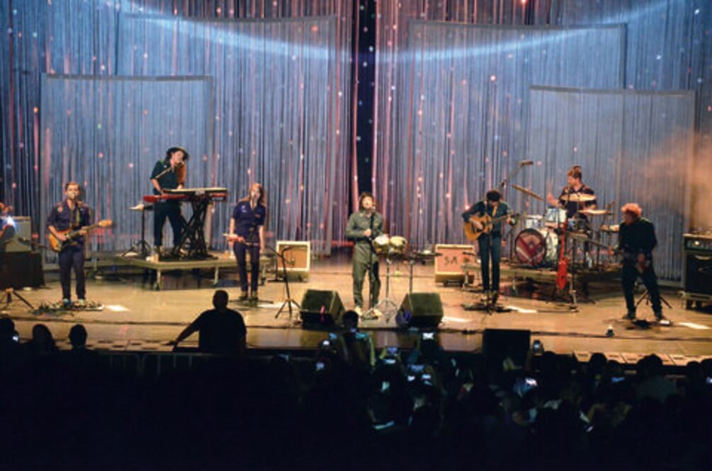 León Larregui vuelve “Locos” a sus fanáticos