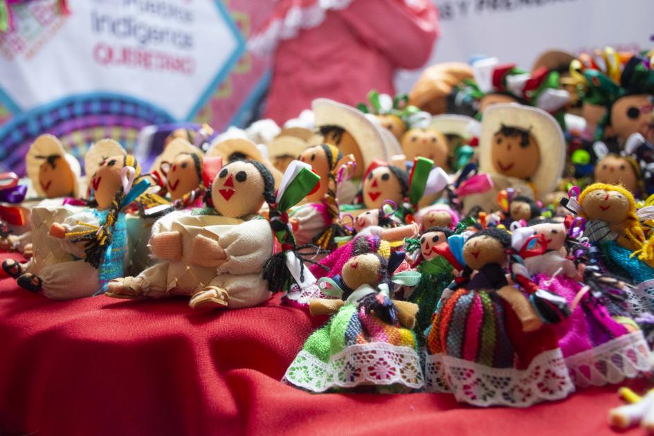 Anuncian apoyo económico para artesanos en la capital queretana