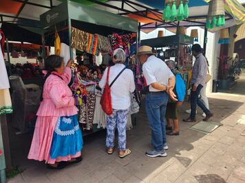 Apoyará Federación a mujeres artesanas
