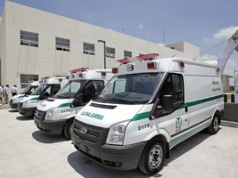 Entregan prótesis de mama