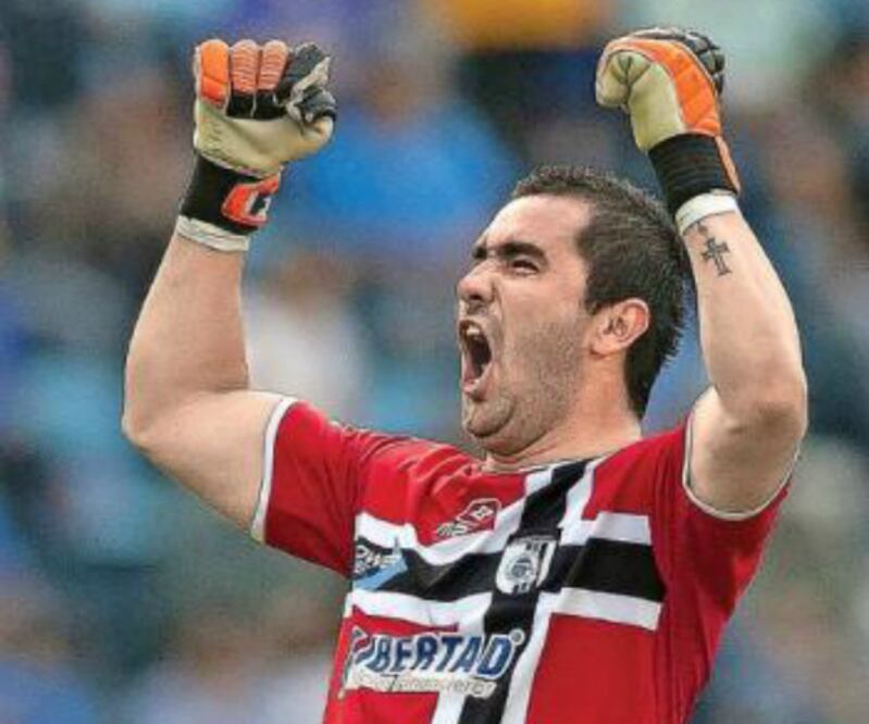 Gallos se arma con tres ex rojiblancos