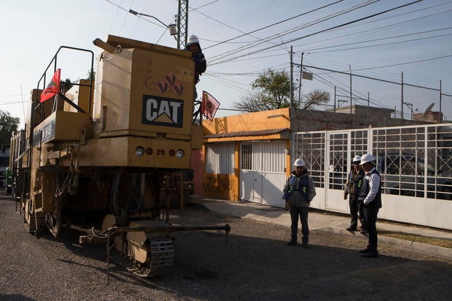 Marcos Aguilar pidió paciencia a los ciudadanos por los problemas que ocasionarán las labores para rehabilitar las avenidas. (DEMIAN CHÁVEZ. EL UNIVERSAL)