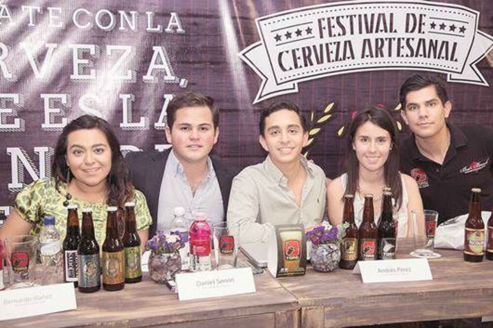 Queretanos invitan a Mariachela 2015