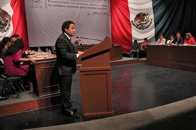 Diputados contratan a familiares en sus equipos