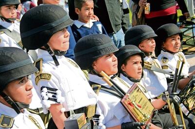  Premian  en la capital a bandas de guerra