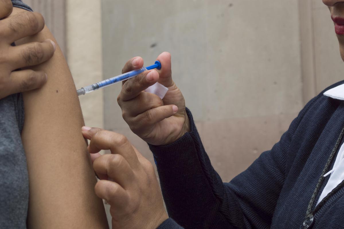 Avanza 65% la vacunación contra la influenza en Querétaro