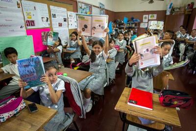 La educación sexual debe ser en casa: Lara Becerril